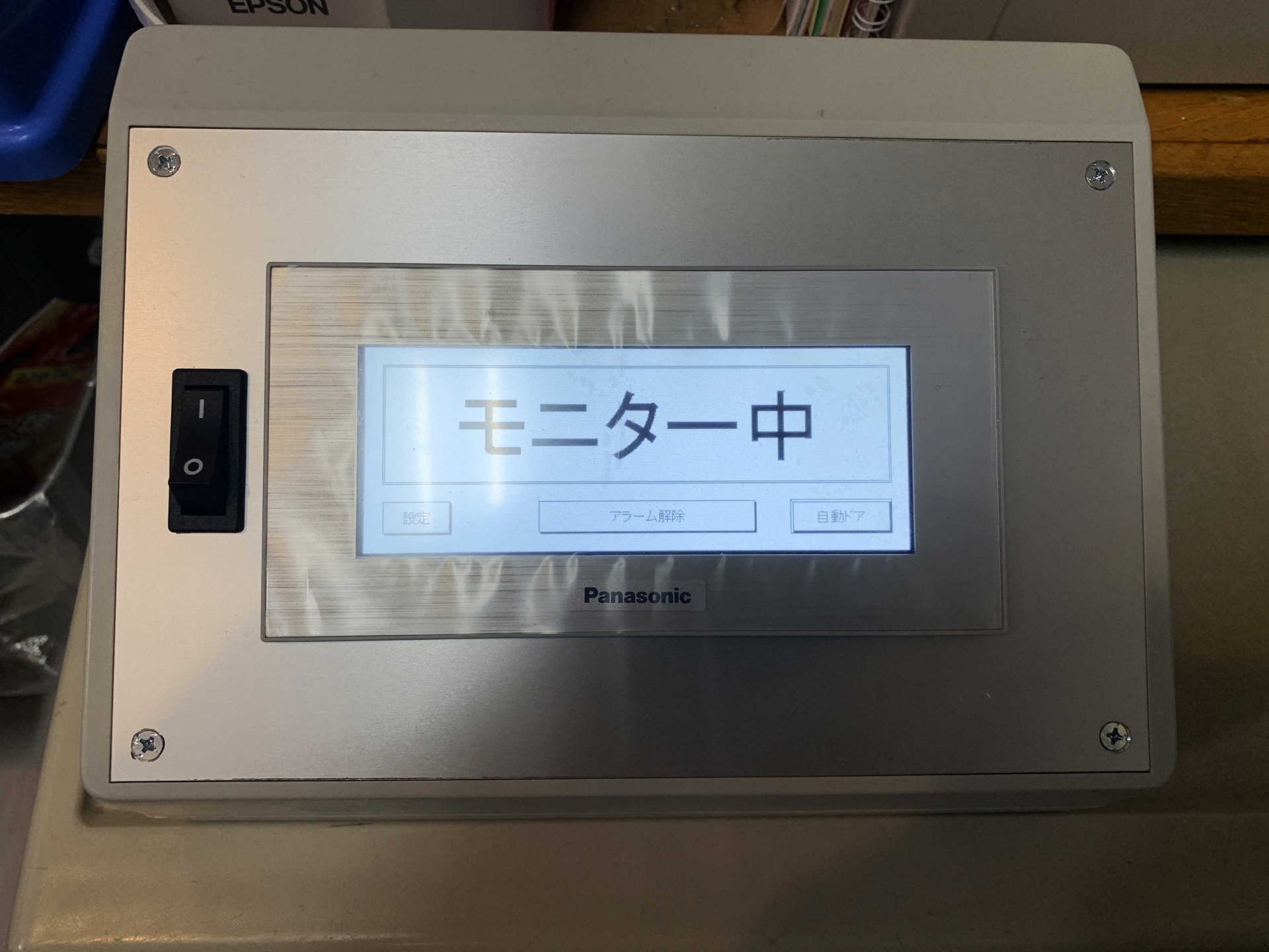 【金子病院様】導入　自動ドア制御型タブレット型無線LAN卓上タイプ